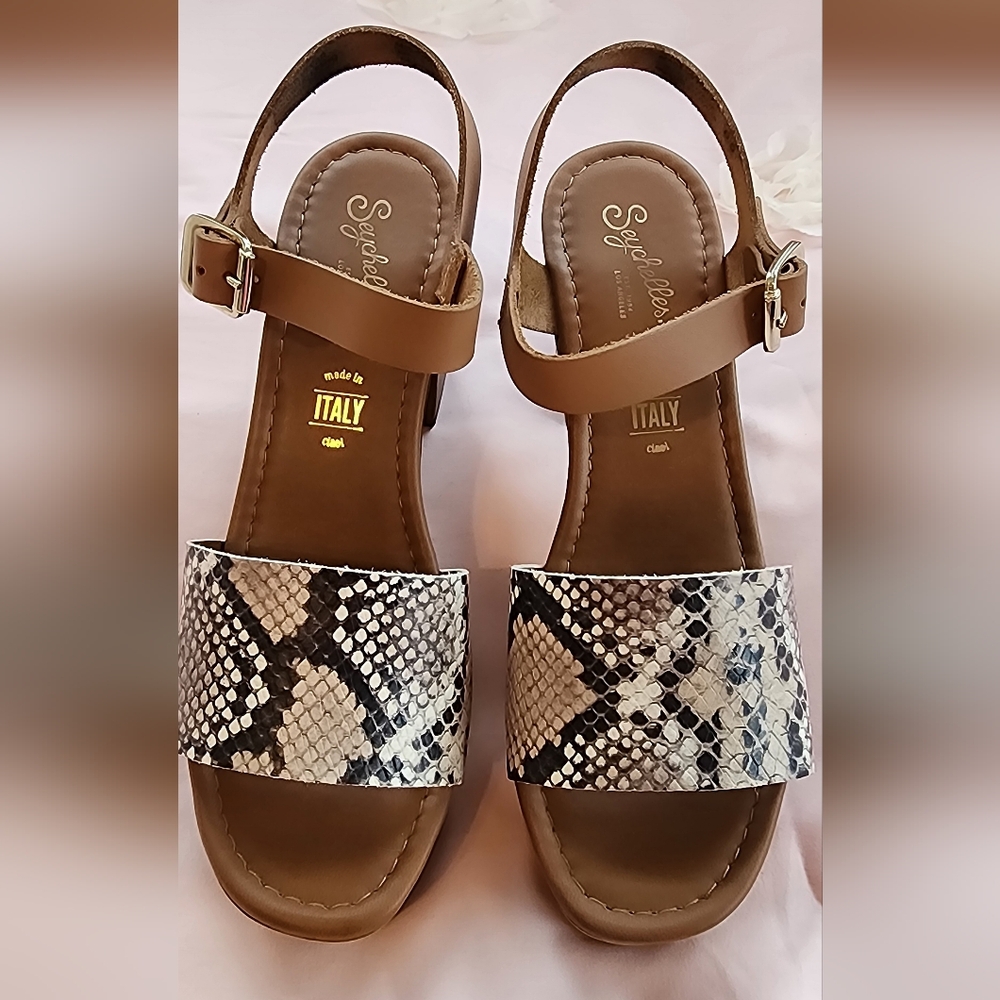 *New In Box* Seychelles Brown Tan Black Python Print Sandals. Size 6.5!